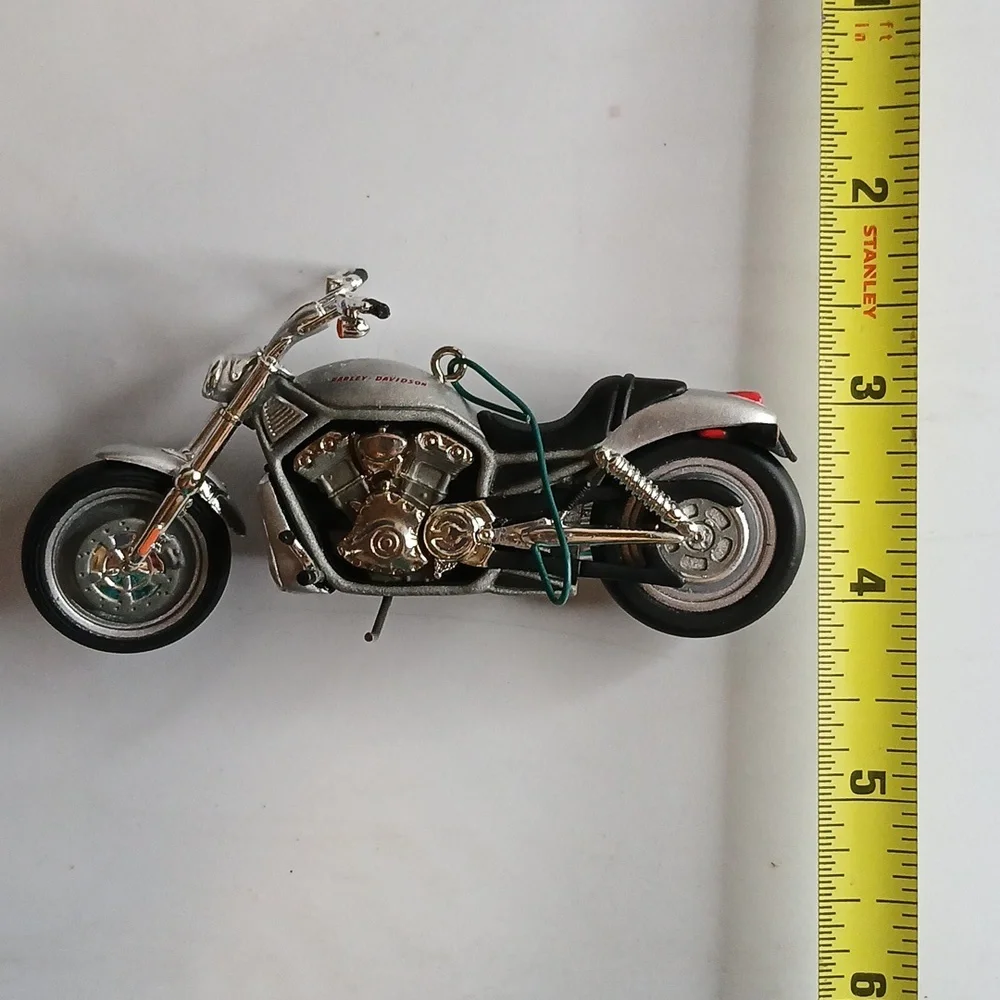 Hallmark Harley-Davidson 2002 VRSCA V-Rod Keepsake Ornament‎